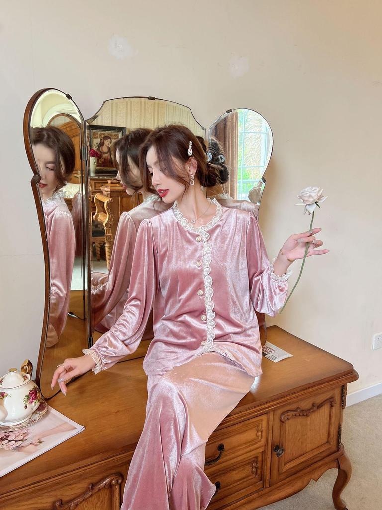 Gold Velvet Women's Pajama Set: Autumn-Winter, Long Sleeve & Pants, Fragrant Style, Lace Cardigan, Indoor/Outdoor Wear.