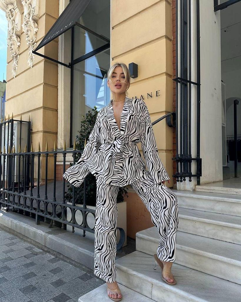 2024 Euro-American Style Autumn/Winter Long Sleeve Stripe Pajama Set - Casual Women's Comfy Pants & Shirt