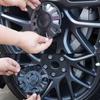 Стильные колпаки для ступиц Tesla Model 3 2024 года выпуска. Высокопрочные колпаки для ступиц колес для легкой установки. Запасные части для современных автомобилей.