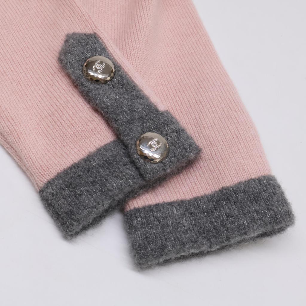 Chanel [New/Domestic Genuine] P71355K10217 CC Logos Button 100% Cashmere Tops 34 Pink / GrayUsed