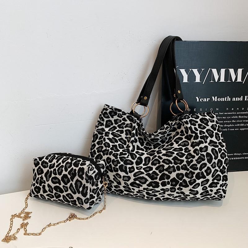 Korean Version of Personalized Fashion Simple Zebra Pattern Trend Casual Commuting 2025 Autumn New Chain Tote Shoulder Bag