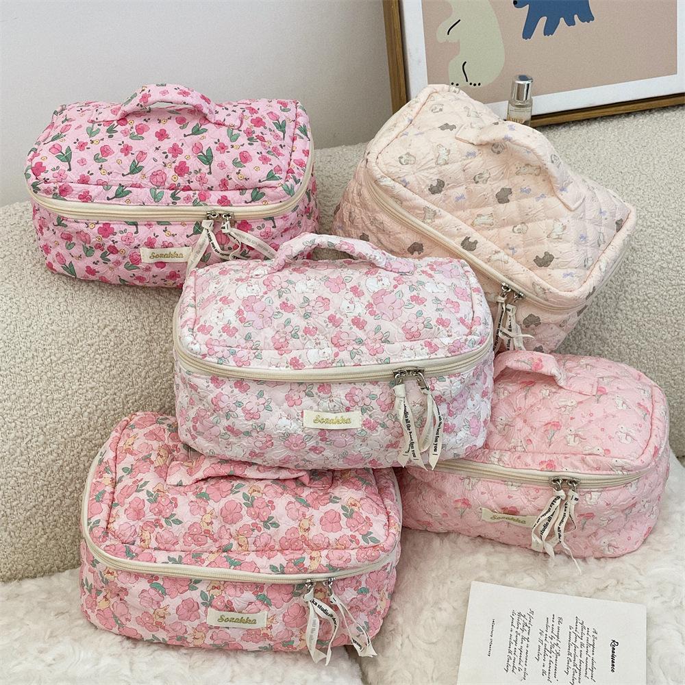 Large Capacity Cute Cartoon Cosmetic Travel Bag for Women
