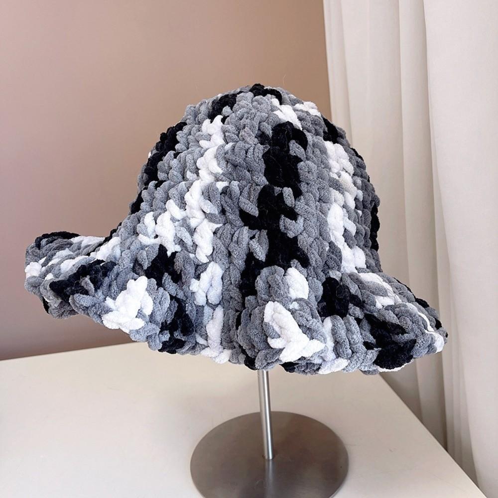 Handcrafted Knitted Beanie Cable Knit Winter Warm Bucket Hat Ruffled Edge Fisherman Hat Outdoor