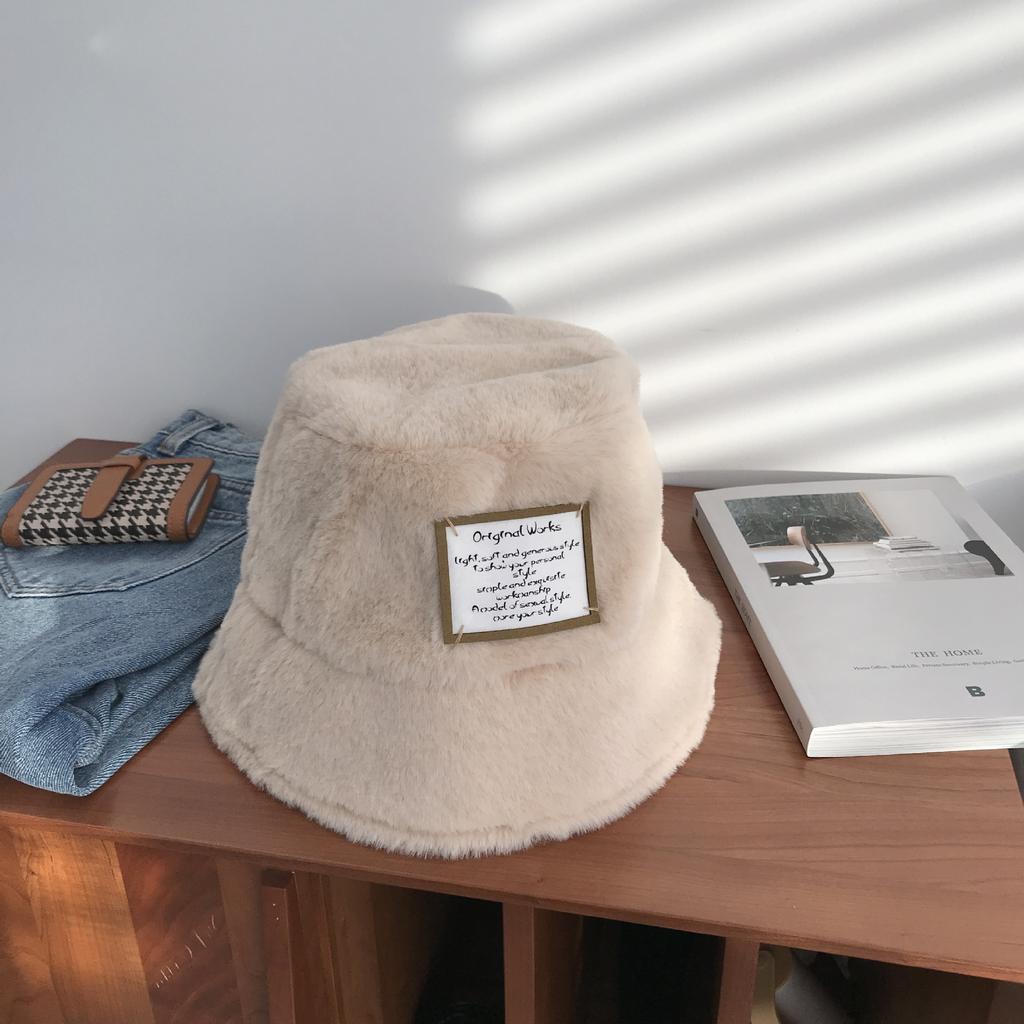Толстая теплая плюшевая шапка женская осенне-зимняя универсальная тканевая шляпа-ведро с изображением умывальника