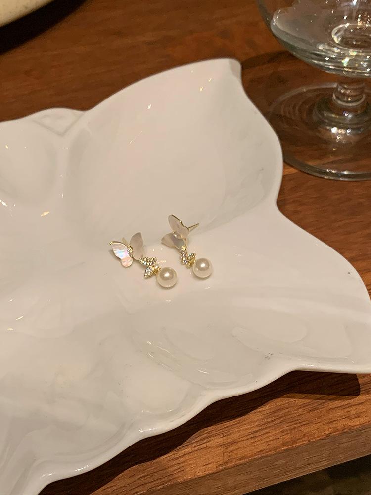 Butterfly pearl stud earrings summer light luxury high-end earrings women's niche unique temperament earrings