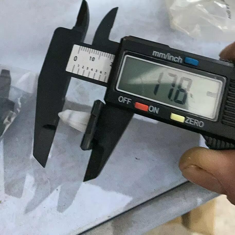 12 шт. Клипсы-фиксаторы молдингов крыла и порогов # 51718259025 для BMW