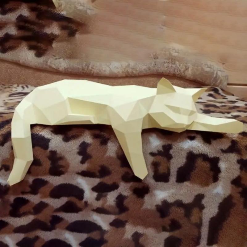 Черно-белая статуэтка кошки - Геометричный современный декор комнаты, фигурка, скульптура для дома, офиса, как настольный, полочный, письменный декор, лежащая кошка