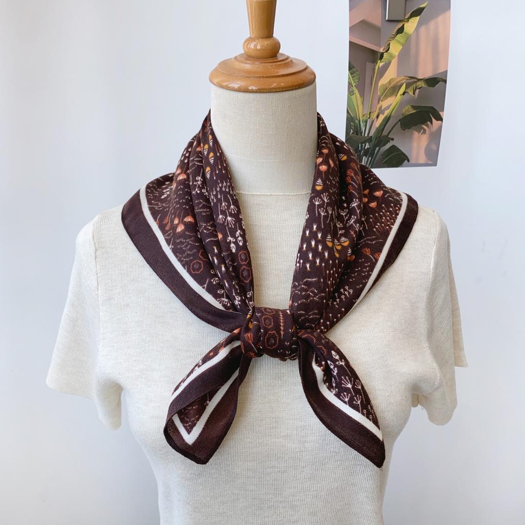 Japanese literary and artistic small fresh floral small square scarf female 1116 spring and summer new versatile decorative neck silk scarf small