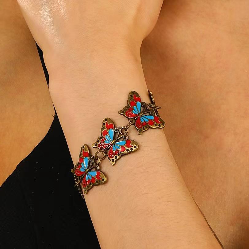 Punk Rivet Cross Clavicle Chain Choker Necklace for Men & Women