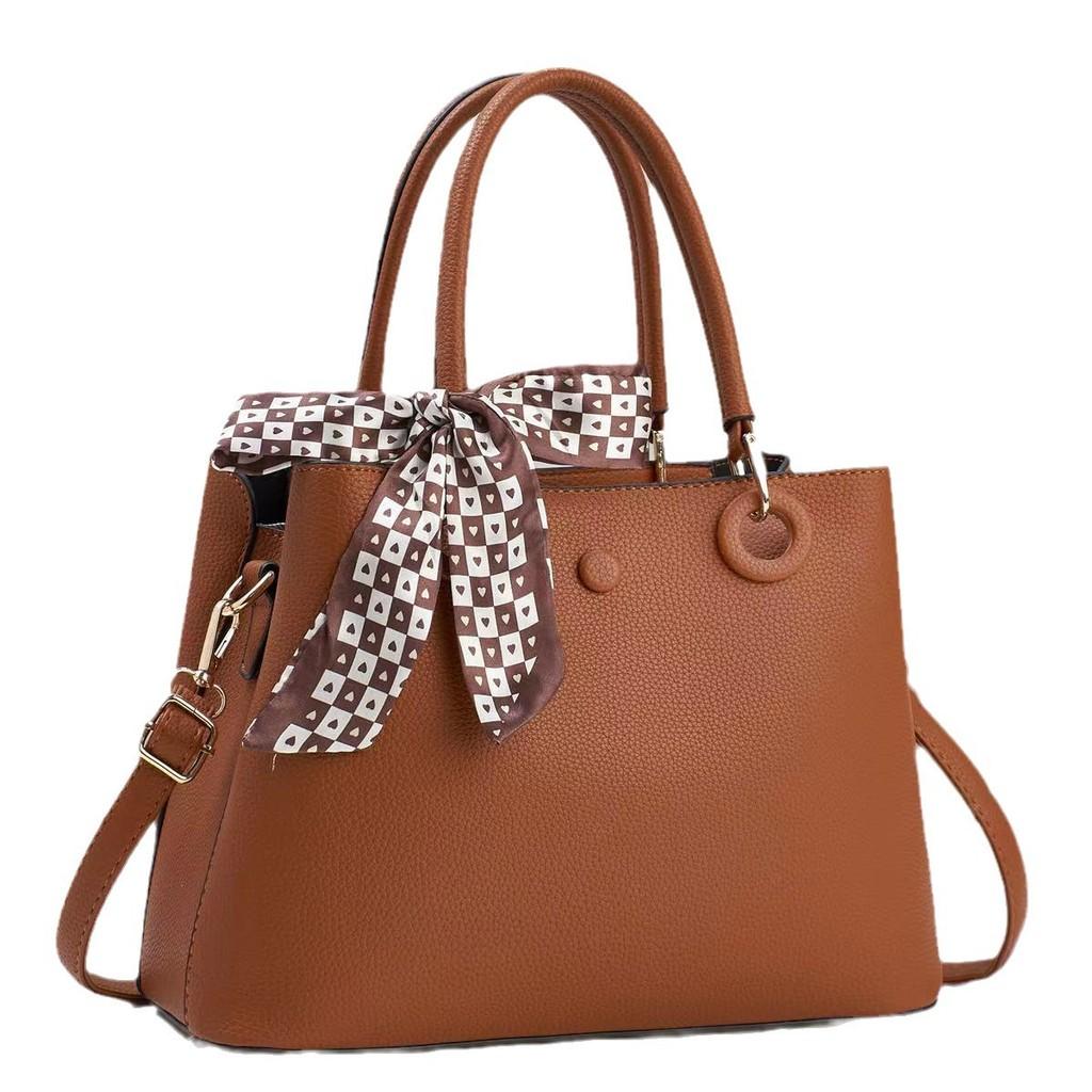 Chic Daily Use Shoulder Bag For Women Unique Design With Double Straps And Stylish Lock