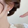 Новые китайские белые серьги-гвоздики с темпераментом в стиле холодный ветер, женские, новые популярные, легкая роскошь, высококлассные, нишевые серьги