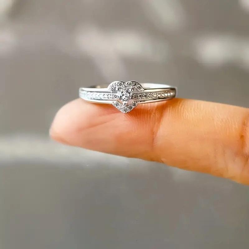 Elegant and Luxurious Ring Fashionable Heart-Shaped Design High-Quality Jewelry Symbolizing Beauty and Romance Valentine's Day Gift