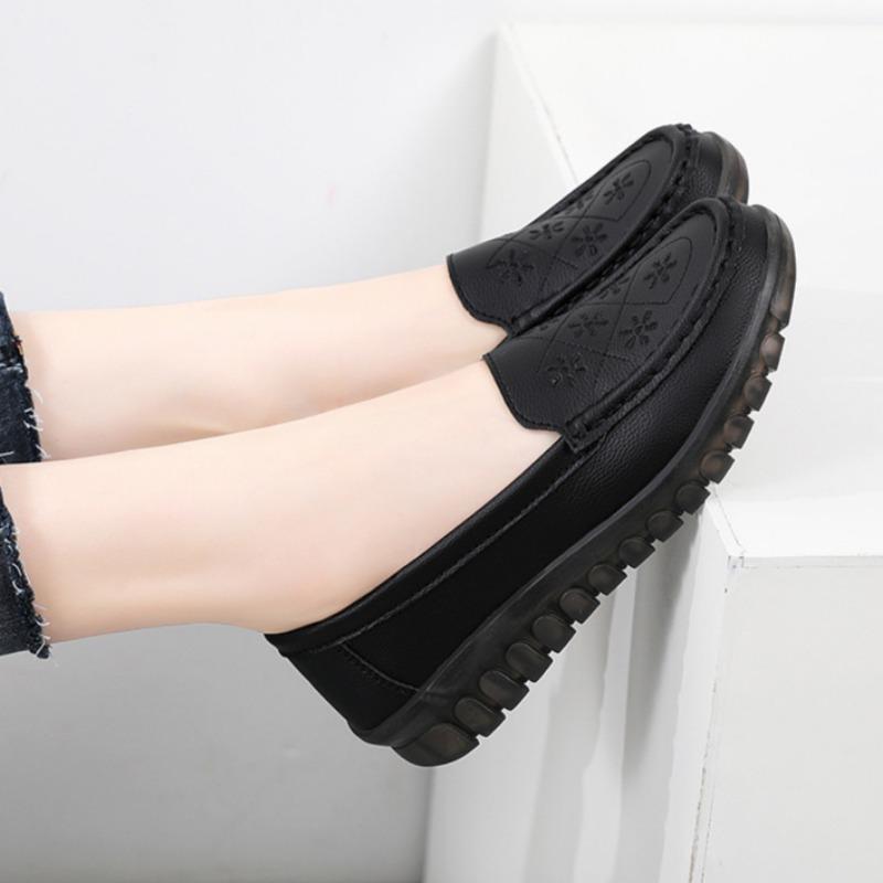 Женская кожаная модная повседневная обувь на мягкой подошве