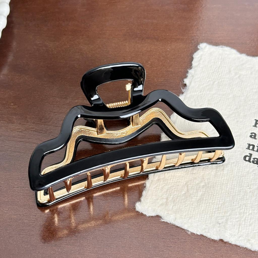 Chic Style Geometric Hair Claw Clip For Effortless Elegance In Trendy Shades