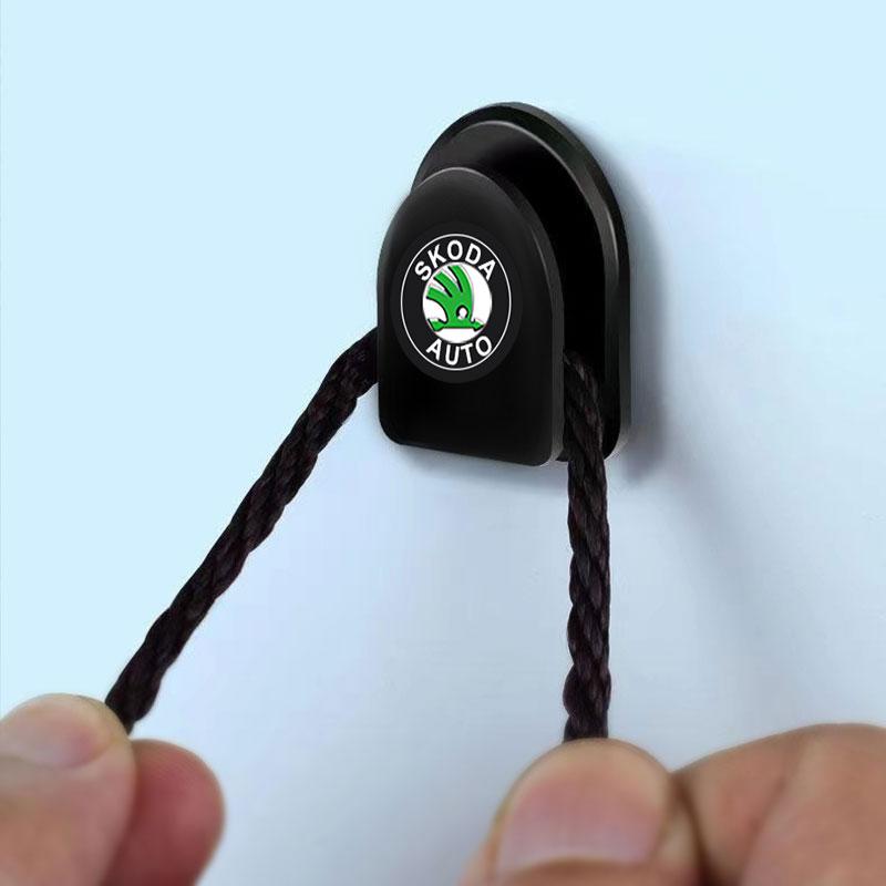1/2/4 шт. Мини-крючки для автомобиля, крючки для хранения USB-кабеля, наушников, ключей, автомобильные аксессуары для Skoda Octavia Enyaq Rapid Karoq Derivati Fabia Kodiaq Kamiq Superb