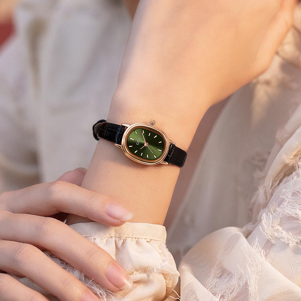 Новые женские часы Retro Temperament Oval Belt женские часы Simple Fashion Light Luxury Watch Women