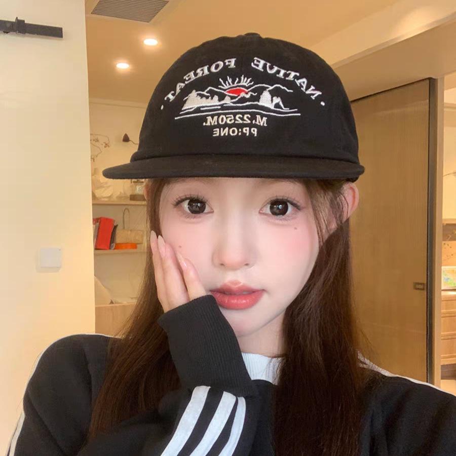 Popular embroidered letter flat-brimmed hat men's and women's show wisdom soft top thin sunshade retro baseball cap versatile