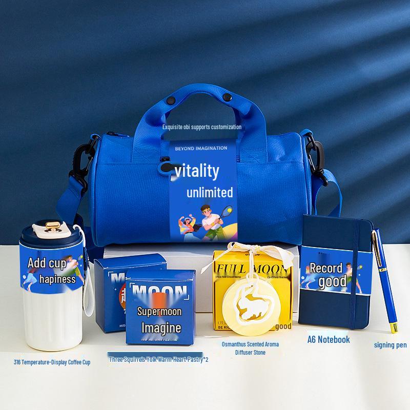 Спортивная сумка с индивидуальным логотипом: Практичный бизнес-подарок для тимбилдинга и праздничного поощрения сотрудников или клиентов.