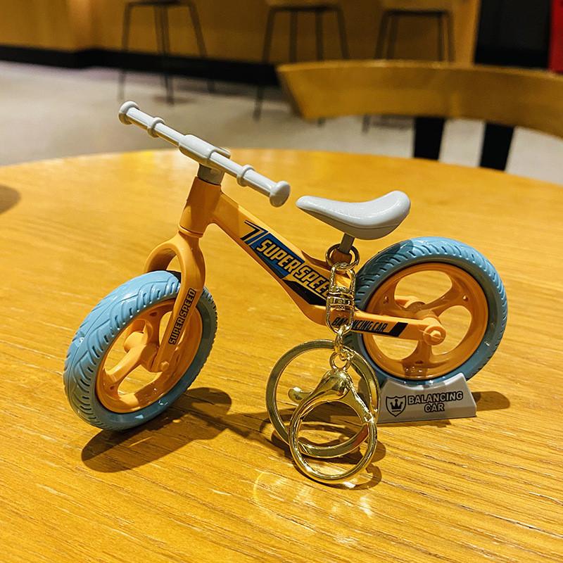 Милый брелок-велосипед из сплава и пластика для рюкзаков и в качестве подарка для пар