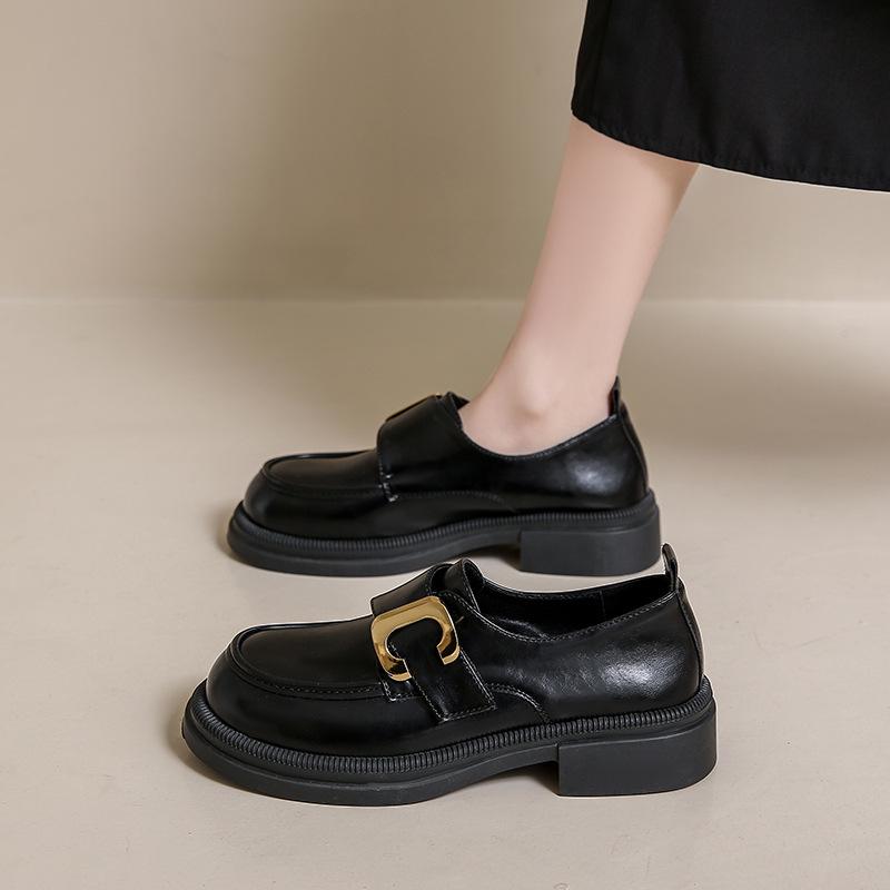 Маленькие кожаные туфли женские 2024 весна и осень новые британские ретро черные универсальные однопедальные туфли на платформе женские