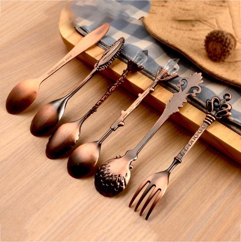 Набор резных металлических мини ложек и вилок для десертов и кофе. 6 штук