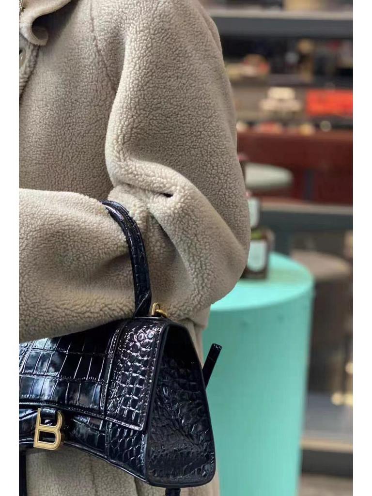 Ранневесенняя Высококлассная Нишевая Сумка-Багет и Кроссбоди Песочные часы