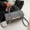 Simple foreign texture bag messenger bag women's 2025 spring new value solid color shoulder portable small square bag
