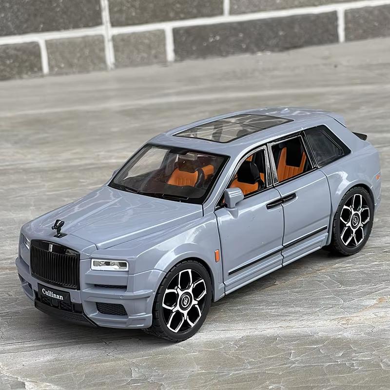 New Large 1:20 Rolls-Royce Cullinan SUV Alloy Model Car Modified Metal Die-casting Boy Toy Car Pull Back Sound and Light Six-door Children's Gift
