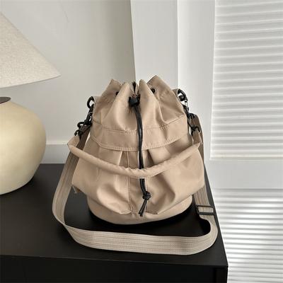 Выходить легкая сумочка простая женская большая вместительная сумка через плечо женская новая модная повседневная сумка-ведро