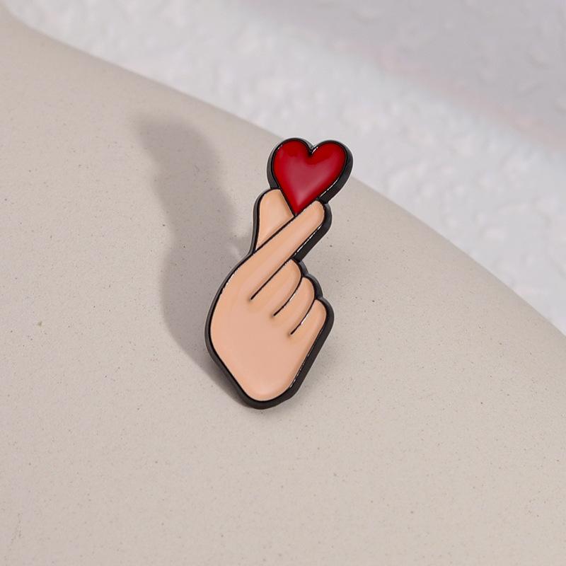 Creative Cute Cartoon Finger Heart Alloy Brooch, Men'S And Women'S Couple Bag Clip Accessories