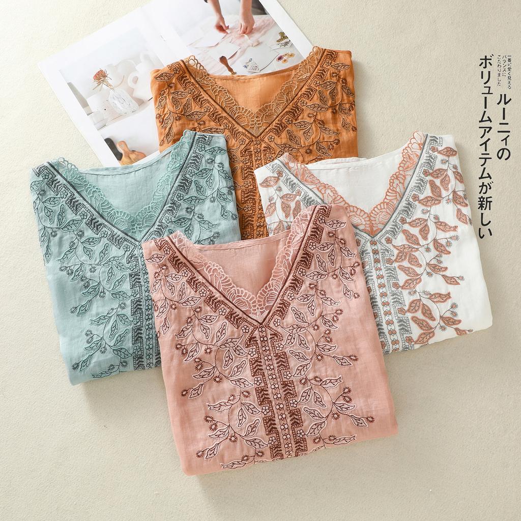 Retro Embroidered V-neck Cotton and Linen Shirt for Women's 2025 Summer New Lace Splicing Loose Five-quarter Sleeve T-shirt