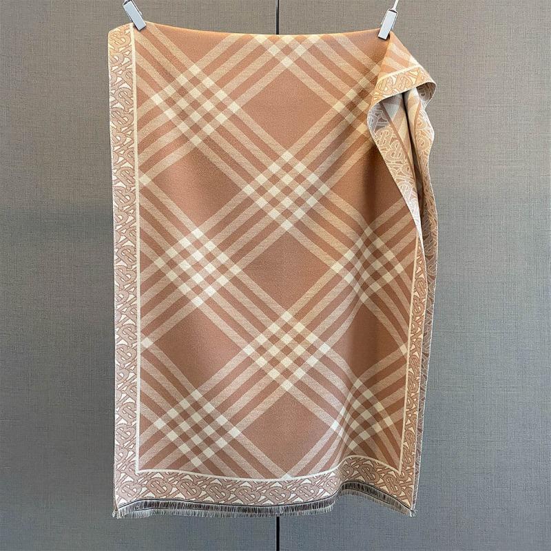 Autumn Atmosphere Retro Classic Striped Scarf Women's Fashion Versatile Daily Commuting Scarf Gentle Atmosphere