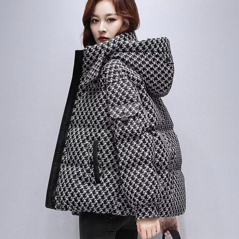 Женская зимняя короткая пушистая теплая куртка с капюшоном в клетку большого размера повседневная уличная куртка