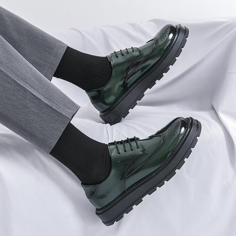 Лакированная кожаная мужская обувь Модный британский стиль дизайна Отдых на природе Деловая вечеринка Свадебное платье Популярная обувь -45