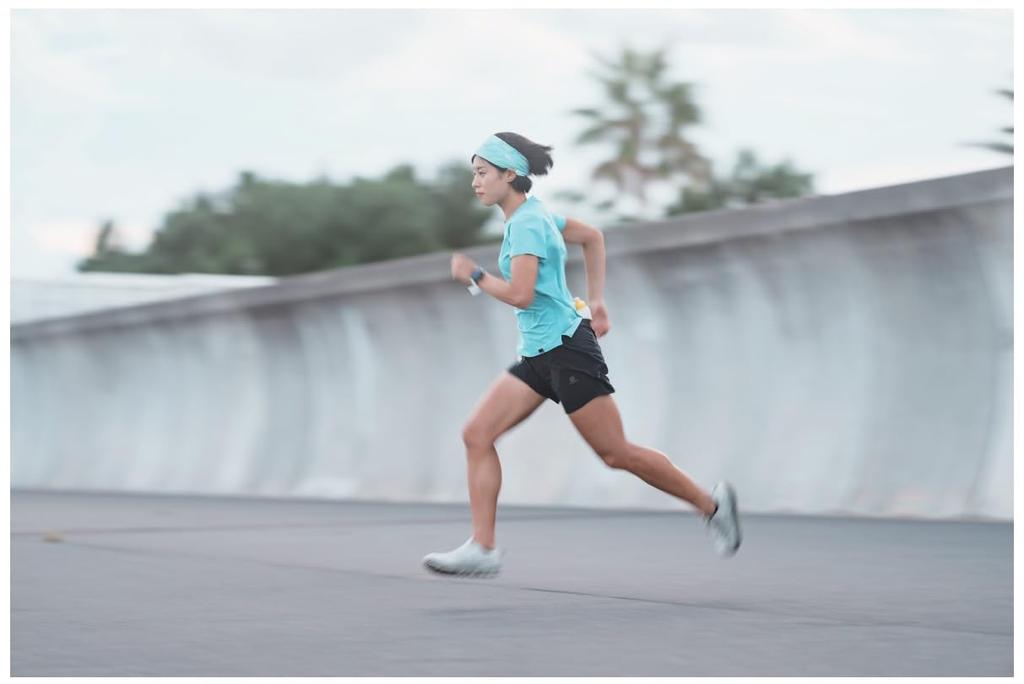 WellBe Running Bottle Shake Hands (Increased Capacity and Fit) Pink