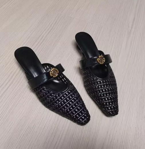 Летние плетеные сандалии 2025 года, ремешок из одного слова, нишевые ажурные баотоу, шлепанцы на низком каблуке для работы