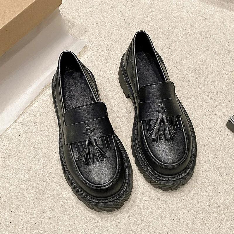 Модные женские лоферы 2025 Весна Новые кисточки Британский стиль Кожаная обувь 35-42 Большие размеры Женские Ретро Домашний офис Обувь на низком каблуке Mujer