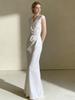Платье-русалка из атласа Haute Couture с V-образным вырезом и приталенным силуэтом