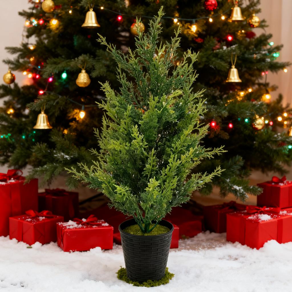 Остроконечные елочные украшения, композиция рождественской сцены