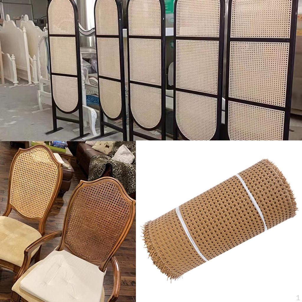 Удочка с ротанговой тростью, плывущей по течению