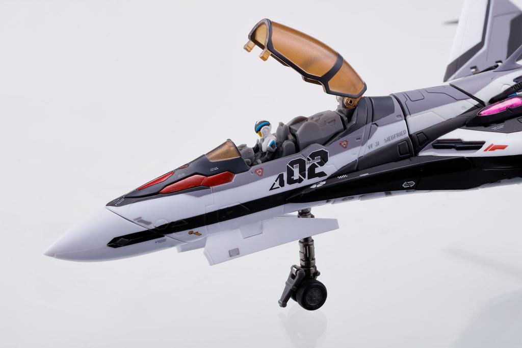 TAMASHII NATIONS DX Chogokin Macross Delta Siegfried 260mm ABS PVC Painted Movable Figure VF-31F (Messer Ihlefeld's Unit) Approx. Die-cast & &