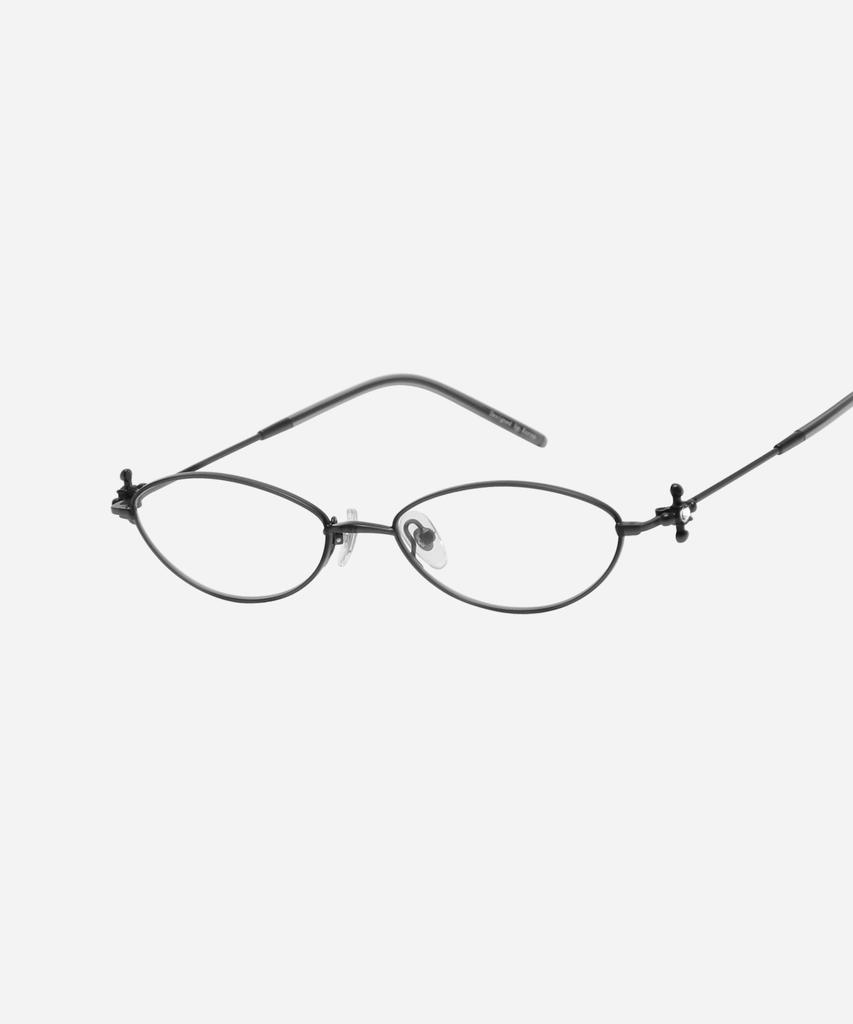 Неотелия Кноти · Черный