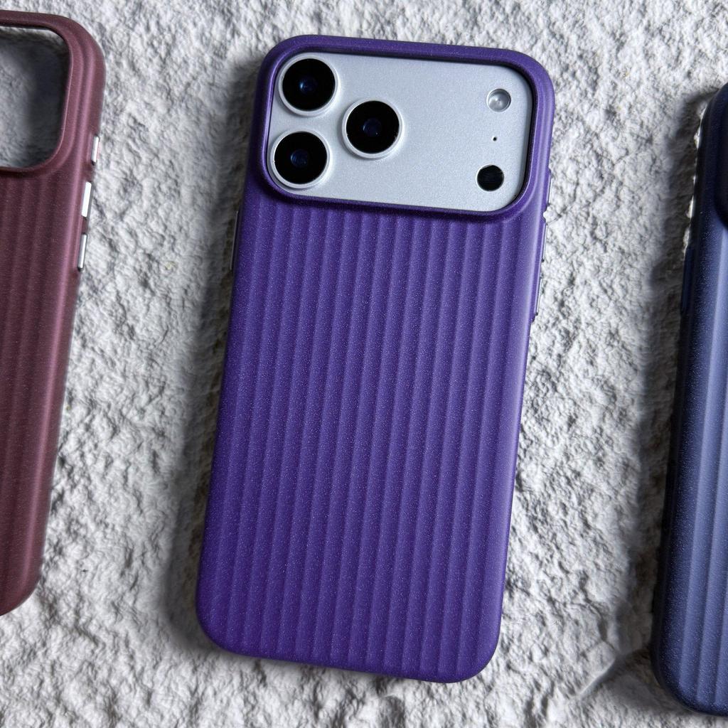 Магнитный титановый чехол для iPhone 17 Pro Max - Матовое покрытие "Гофрированный песчаник"