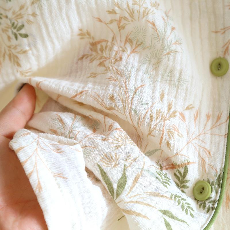 Spring / Summer Thin Cotton Double Gauze Pajamas Women's Short-sleeved Top + Shorts + Trousers Crepe 3-piece Home Service Suit