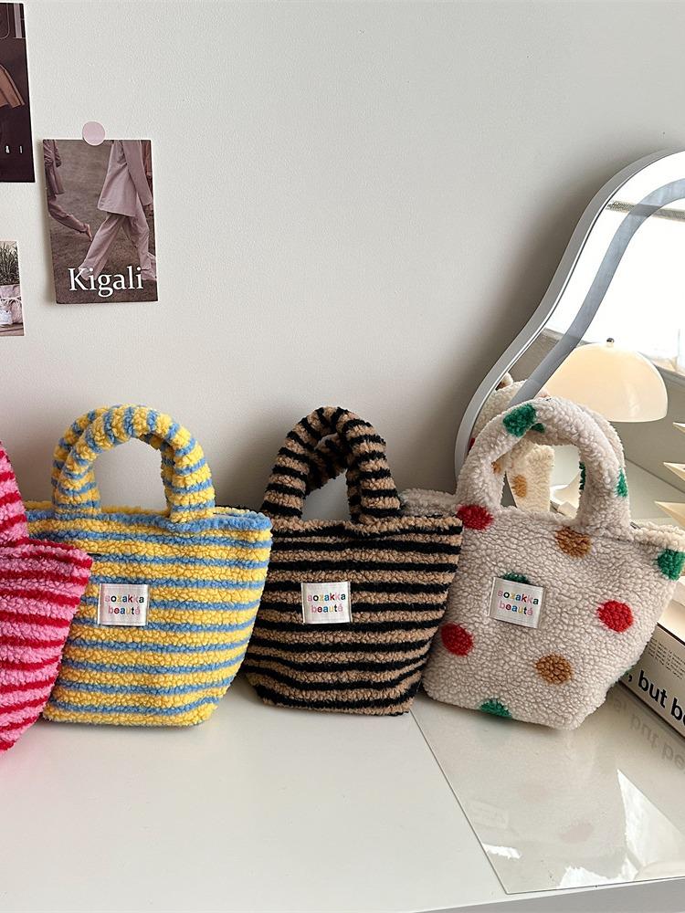 Зимняя мода 2023 Женская плюшевая сумка-тоут в горошек - Милая и стильная для работы или поездок