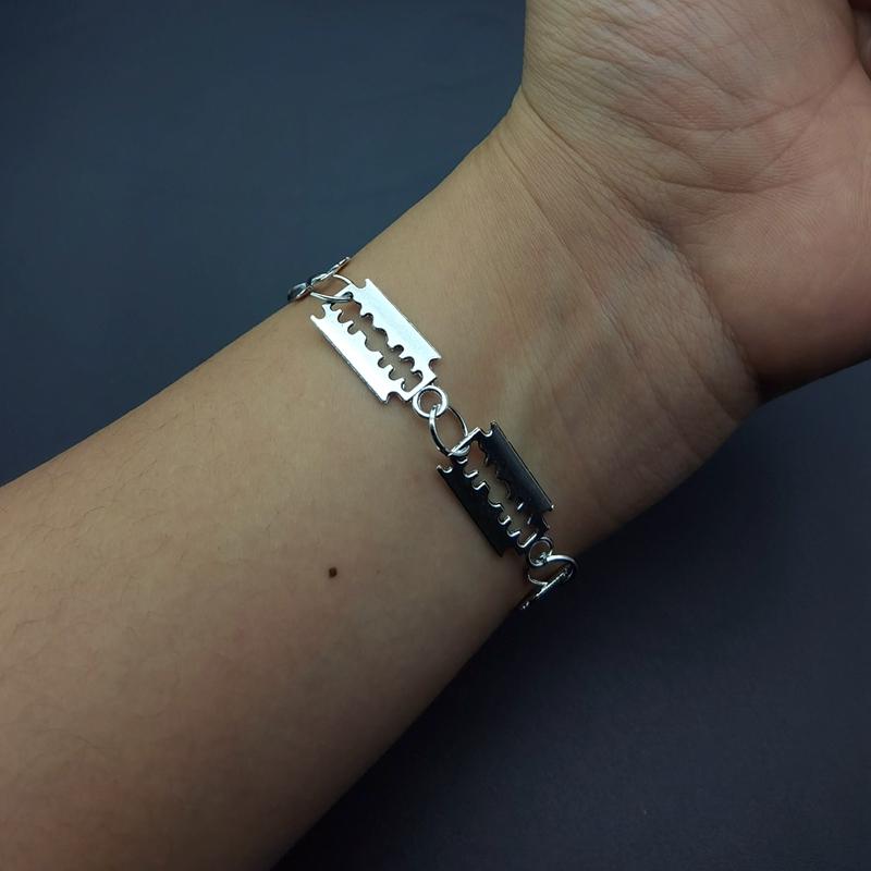 2026 Small blade Unisex Choker Bracelet Women Hip-hop Gothic Punk Style Barbed Wire Little Thorns Bracelet Choker Gifts