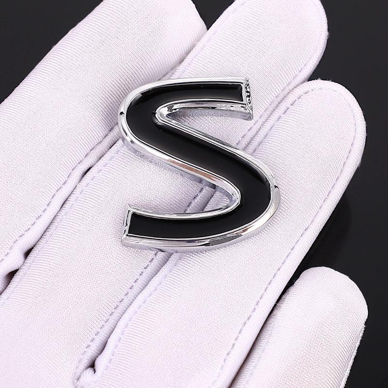 Red S Emblem Badge Car Sticker 3D Metal Styling Refitting Rear Trunk Fender Decal for Infiniti Q50 Q50L Q30 Q70 Refitting IPL W2