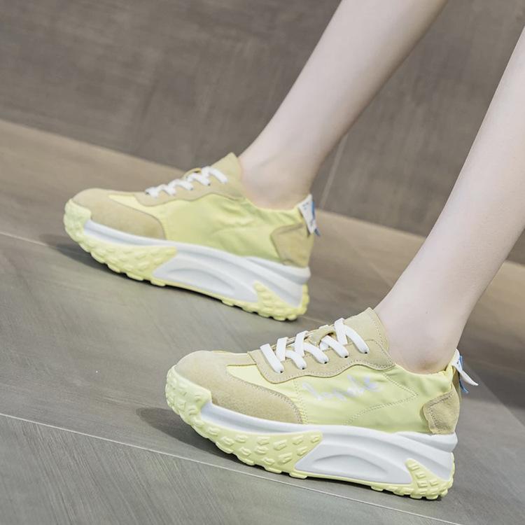 Маленький человек увеличивает рост, туфли для папы на платформе, женская обувь 2025 года, весна, новая мягкая подошва, дышащая тканевая поверхность, повседневная спортивная обувь