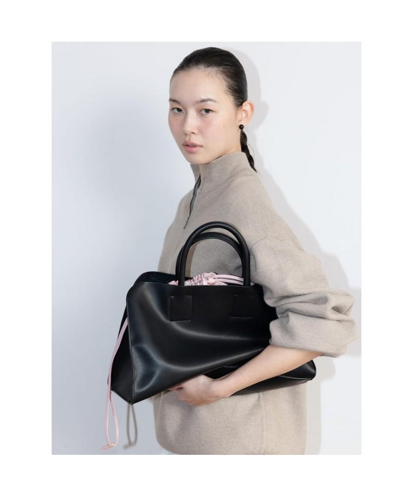 The Aperture Robbie Bag_Leather Black (Ta62D4A035)