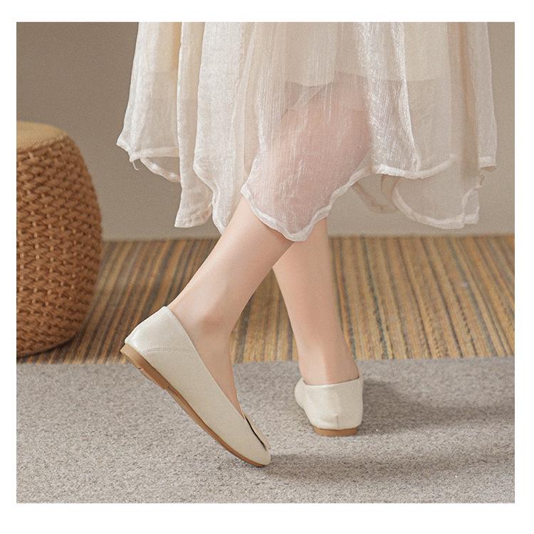 Женские слипоны из натуральной кожи: Универсальные, с низким вырезом, квадратным носком, мягкой подошвой, больших размеров 41-43, коллекция 2025.